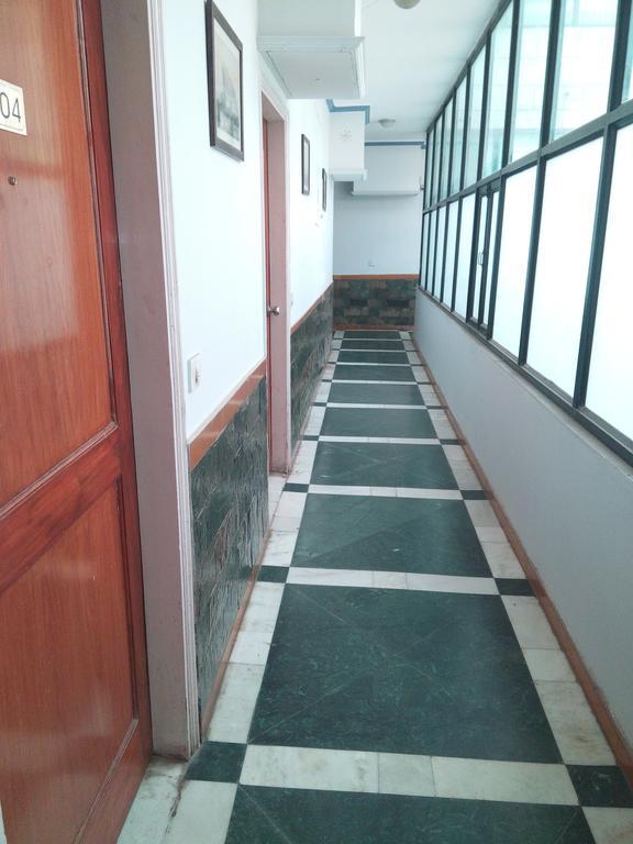 Hotel Queens Residency Gurgaon Bagian luar foto
