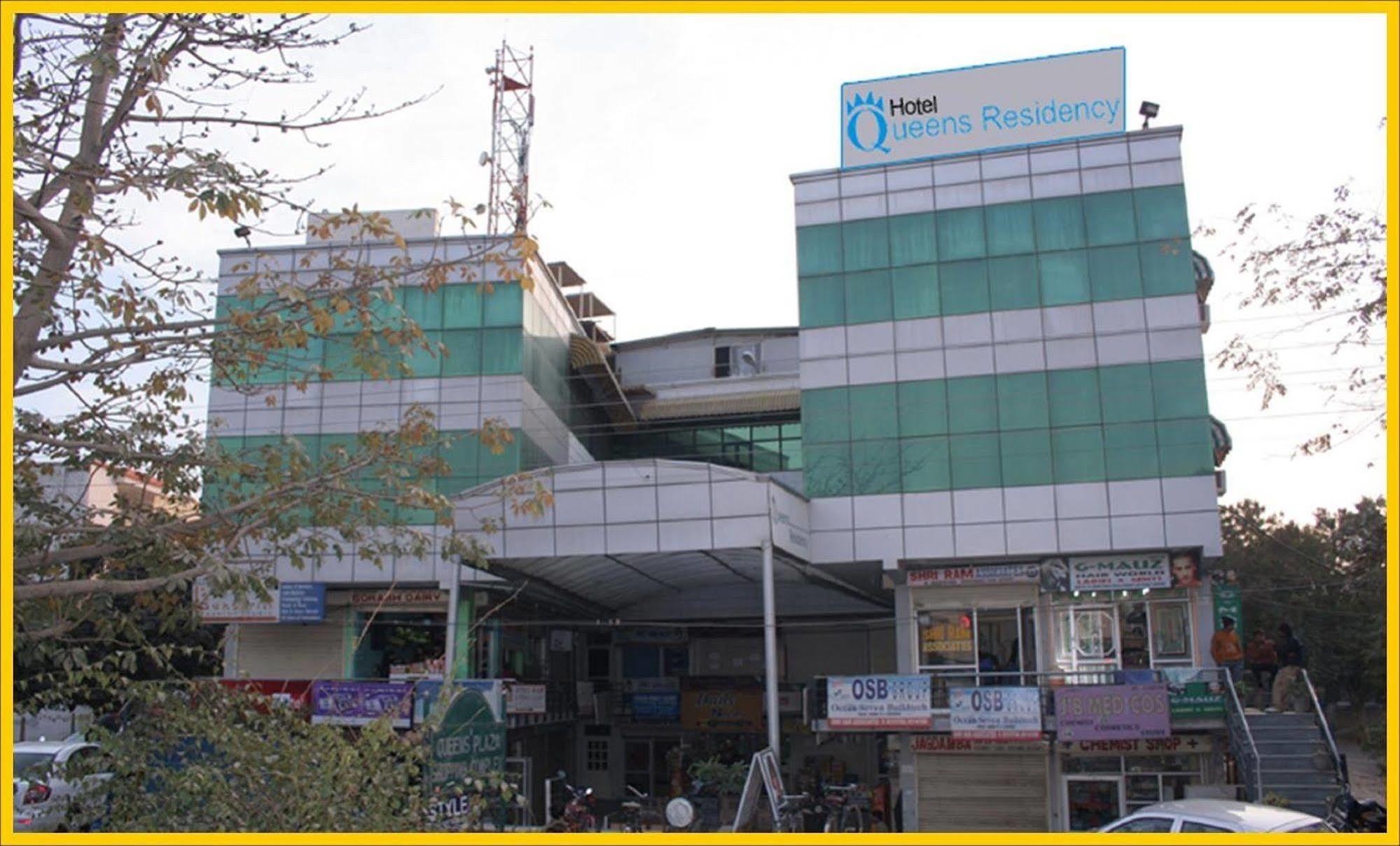Hotel Queens Residency Gurgaon Bagian luar foto